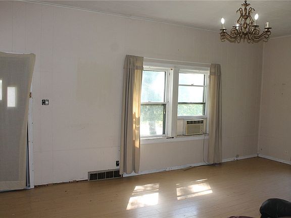 5th image of 344 Ferry Street #1
