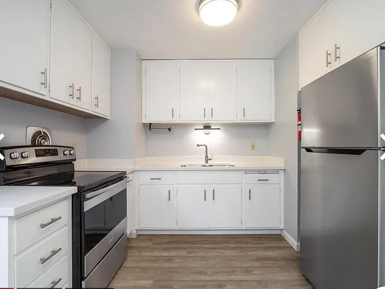 3028 Deakin St #4 — Photo 5
