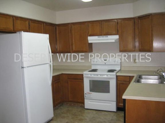 5th image of 921 W University Dr Unit 1009