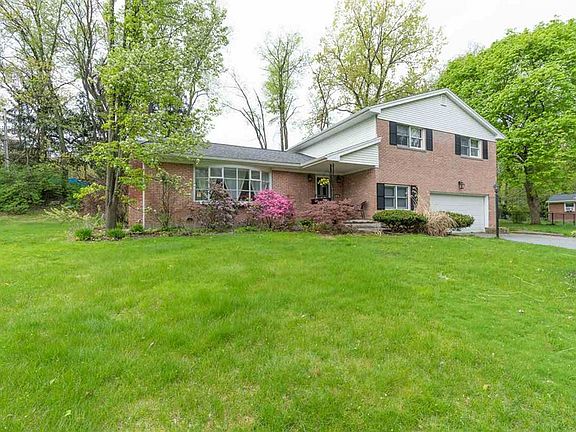 3rd image of 14 Springwood Manor Dr