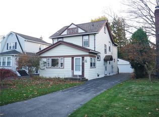 39 Winchester Rd, Rochester, NY 14617