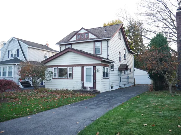 39 Winchester Rd, Rochester, NY 14617