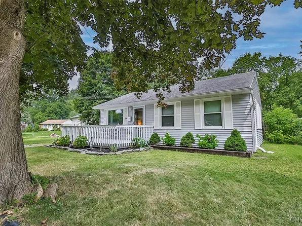 15 Tyler Ct, Manlius, NY 13104