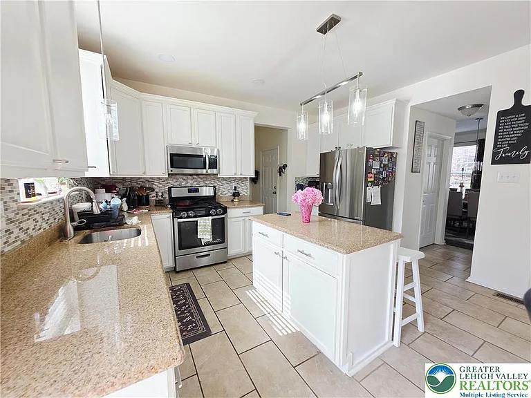 1052 Kingston Ln — Photo 20