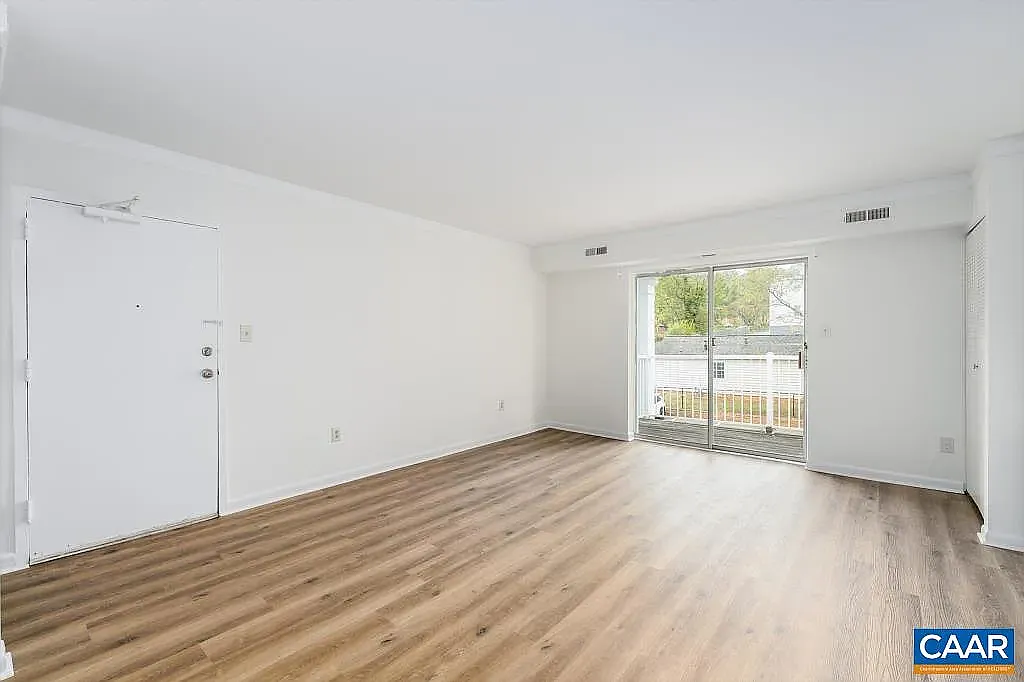 Building Photo - 555 Burgoyne Rd #13