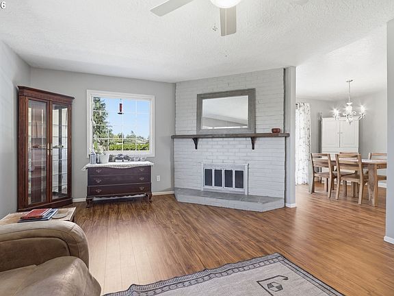 3rd image of 22892 SE Belmont Ct