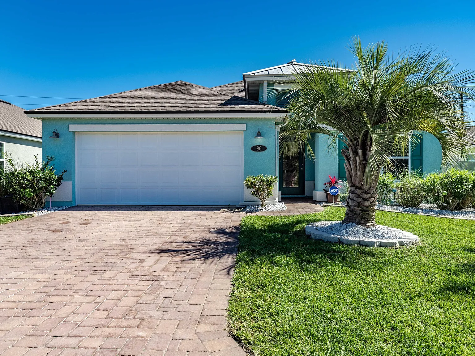 4 bed, 2.0 bath, 1913 sqft, $3,500 — Photo 2