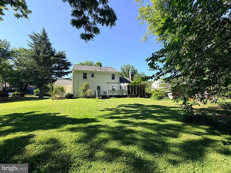 10802 Hunt Club Rd — Photo 37