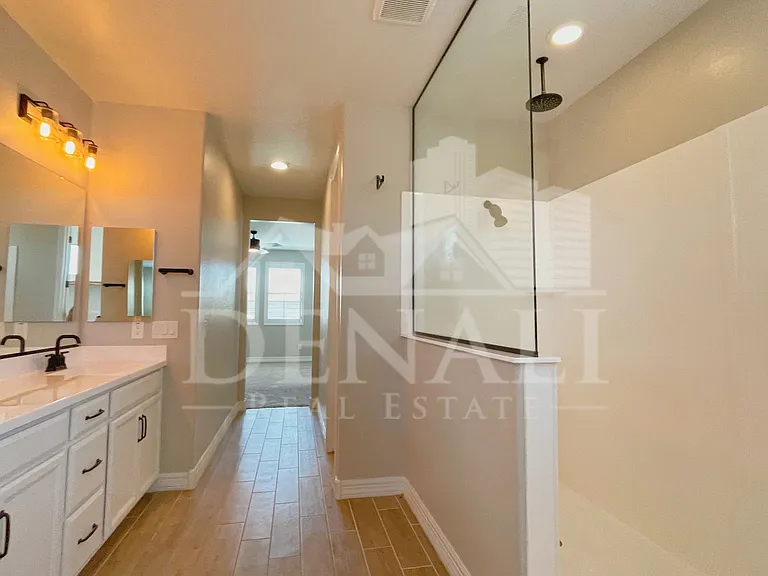 13648 N 144th Dr — Photo 18