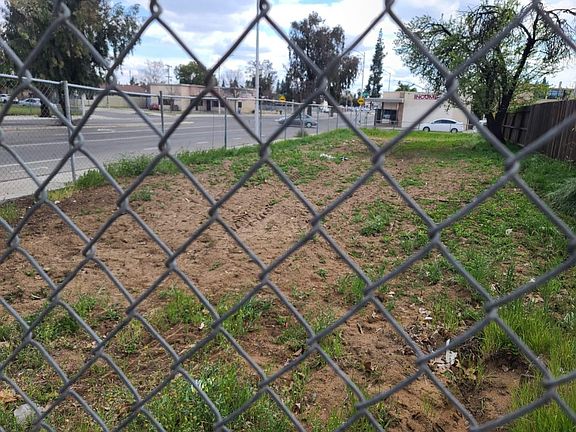4th image of 219 N 1st St