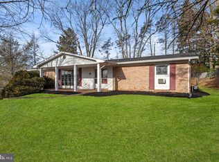 111 Scarboro Dr, York, PA 17403