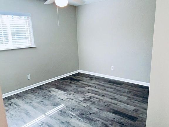 5th image of 2512 Riverfront Dr APT 4