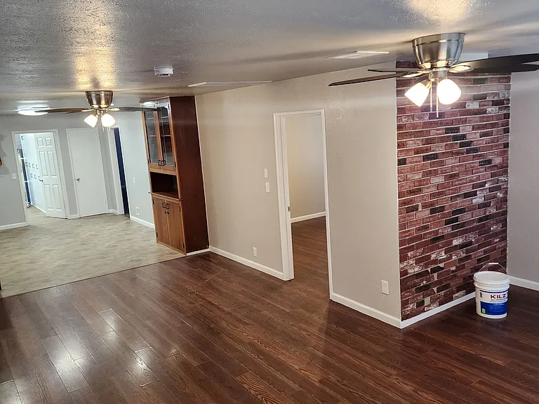 8921 Elder Ave — Photo 5