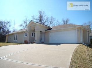 7807 N Cherry St, Gladstone, MO 64118
