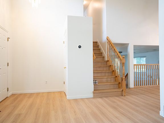 4th image of 1007 N 525 W
