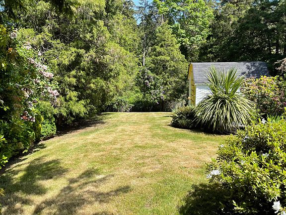 3rd image of 1050 151st Ave SE