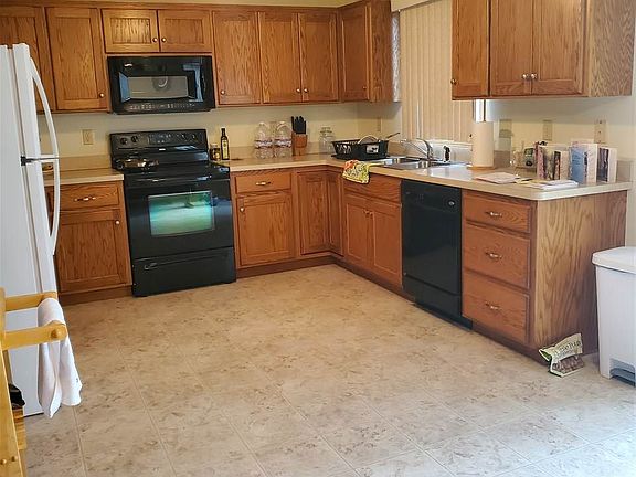 3rd image of 2209 Buckhorn Cir