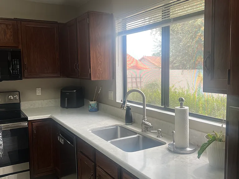 15242 S 37th Pl — Photo 6