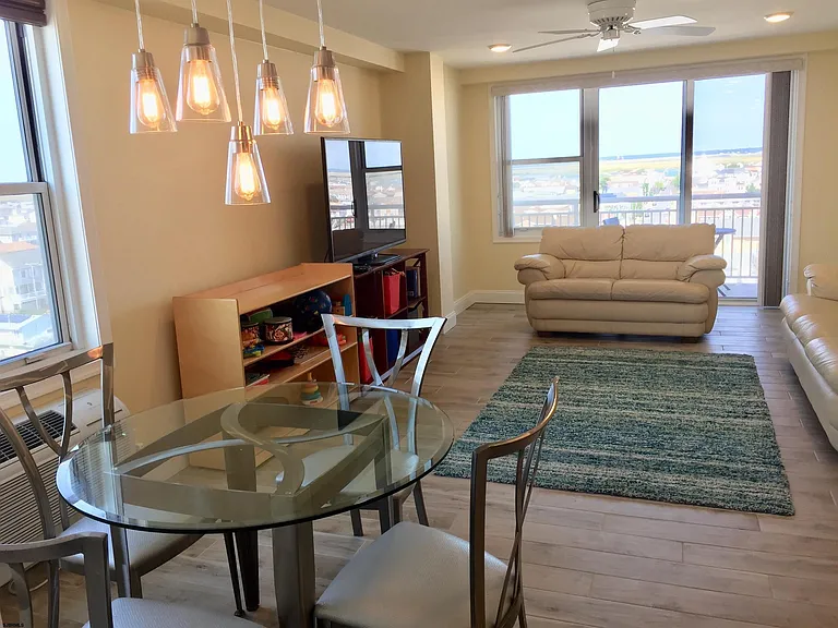 9400 Atlantic Ave #818 — Photo 8