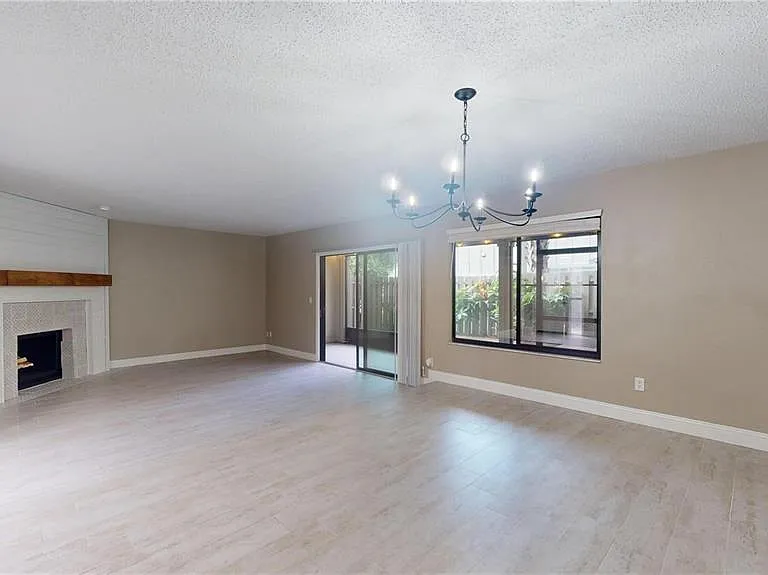 202 Pine Cone Trl — Photo 5