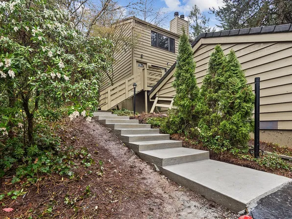 334 Cervantes Cir, Lake Oswego, OR 97035