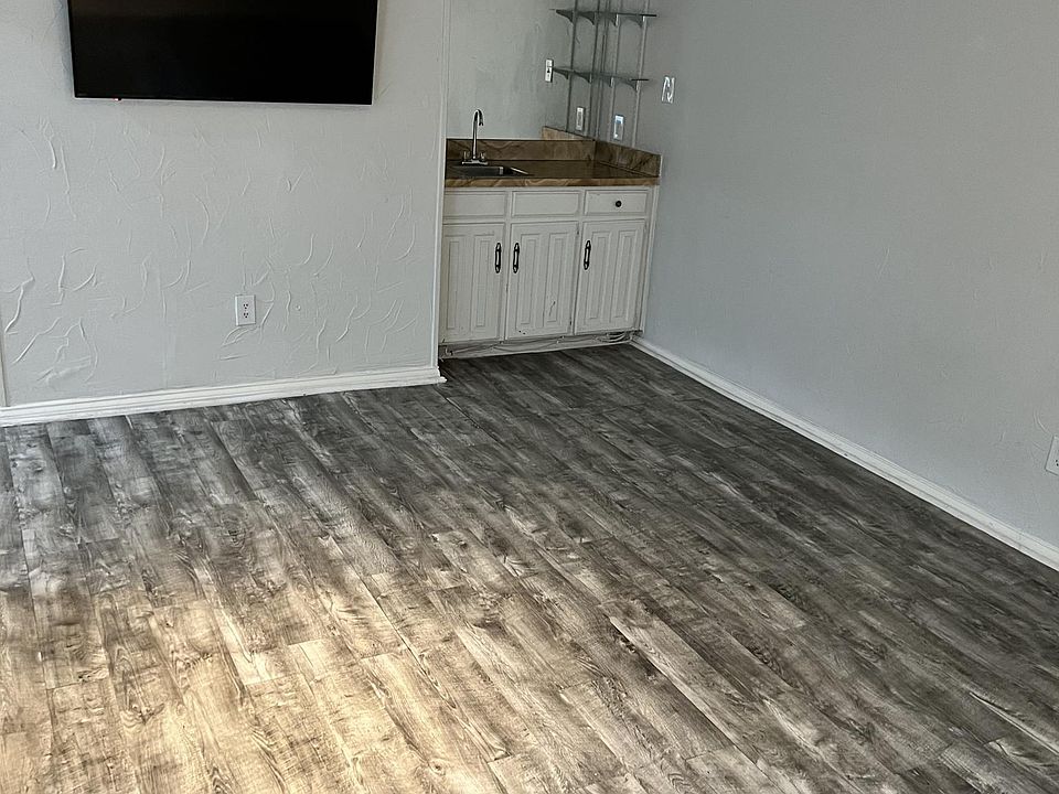 2nd living room with bar