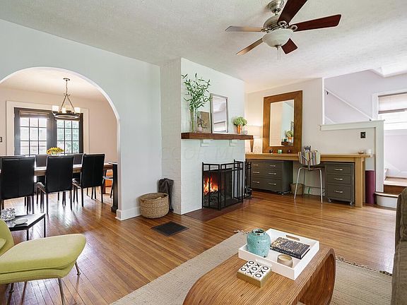 5th image of 152 W California Ave
