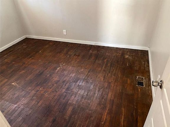 4th image of 3483 Lawton Rd