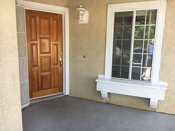 5th image of 10864 Avenida De Los Lobos