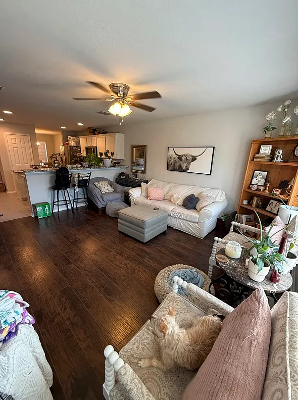 3 bed, 1369 sqft, $1,500 — Photo 2