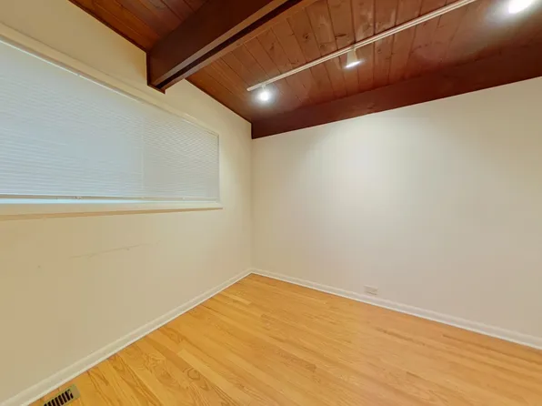 719 Buckingham, 719 W Buckingham Pl #2, Chicago, IL 60657