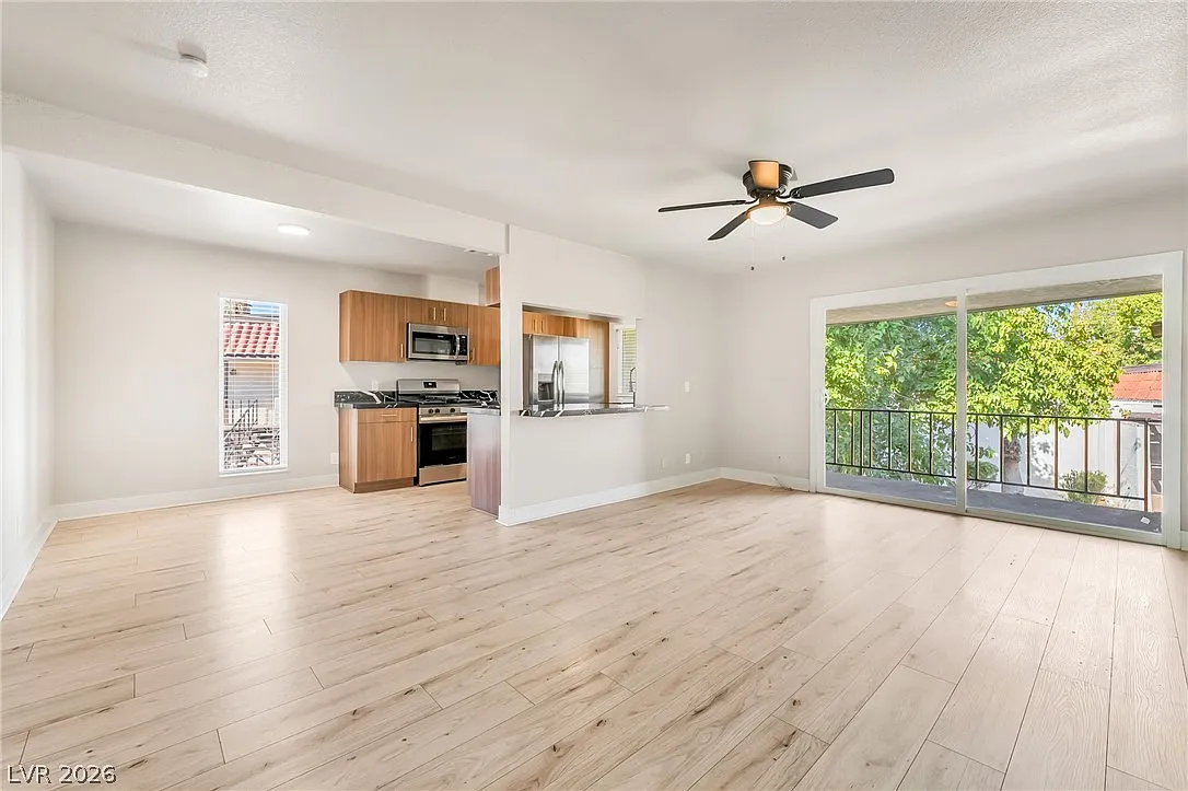 3 bed, 2.0 bath, 1125 sqft, $1,700 — Photo 4