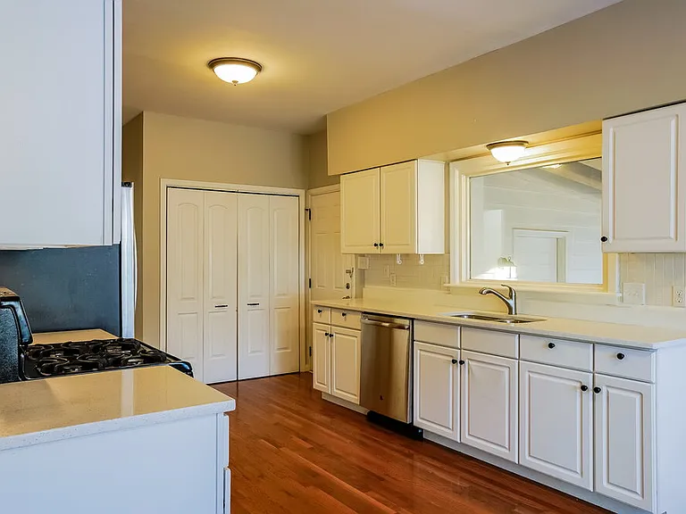 1608 Maybrook Dr — Photo 7