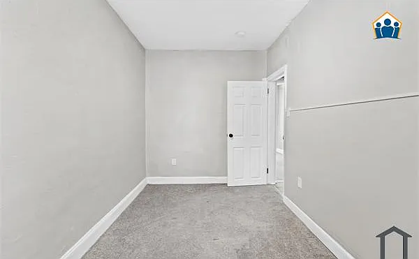2511 W Oakdale St — Photo 9