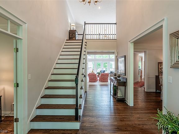 3rd image of 6556 Westpoint Dr