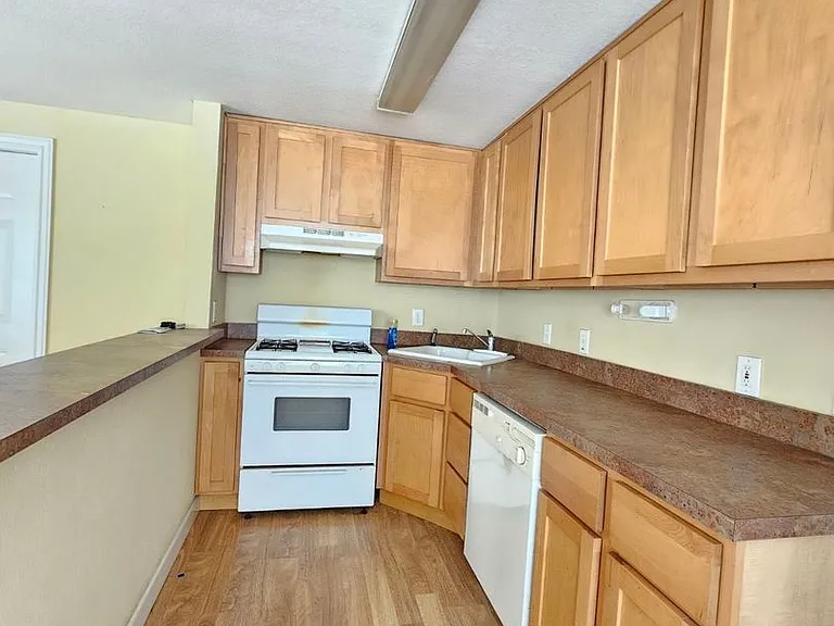 117 N Evergreen Ave #205 — Photo 8