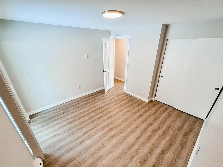 Highland Apartments - 12233-3 — Photo 9