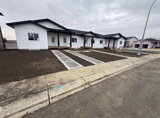 9 N Gray Close, Sylvan Lake, AB T4S0W4