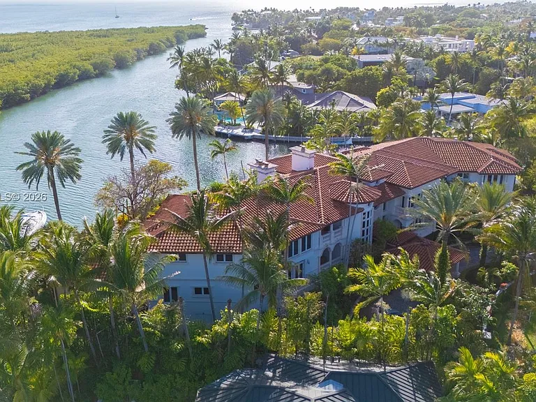 260 Cape Florida Dr — Photo 34