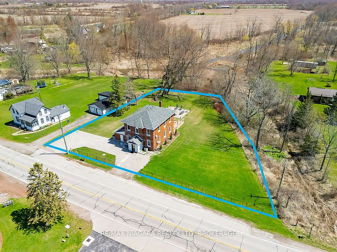 1561 N Shore Dr E photo 1