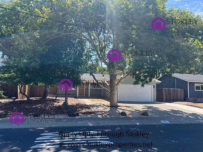 1003 Santa Cruz Dr — Photo 2