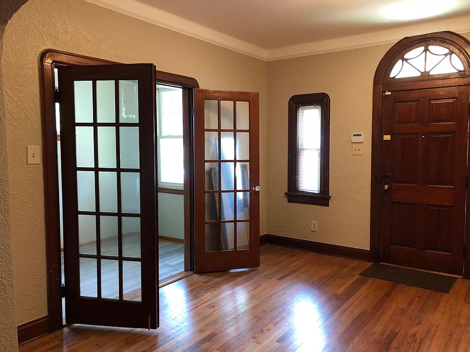 Entry & Side Room