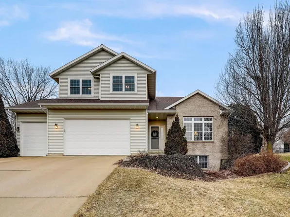 908 James Ct, Waunakee, WI 53597
