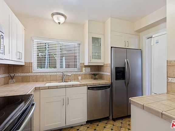 5th image of 1000 S Westgate Ave APT 202