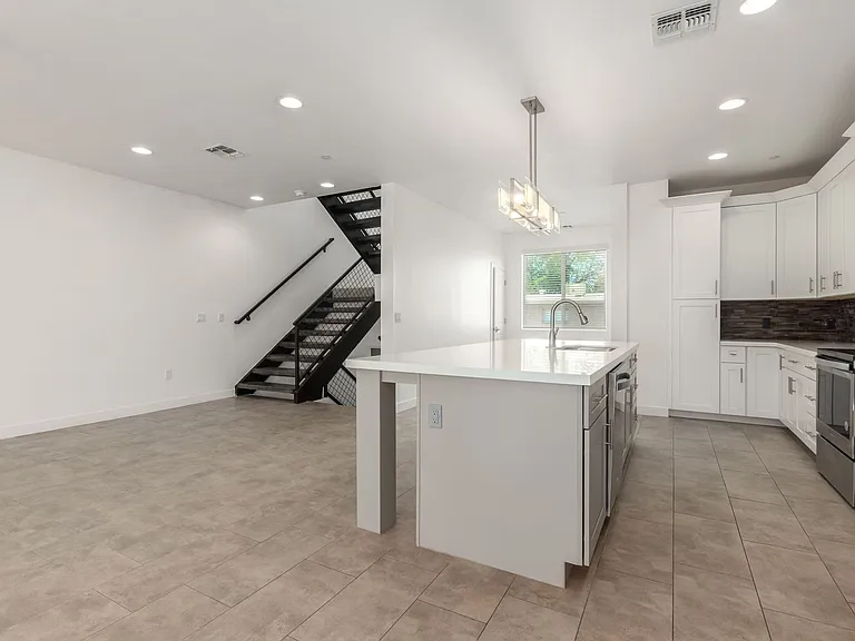 The Aeries Townhome Apartments — Photo 4
