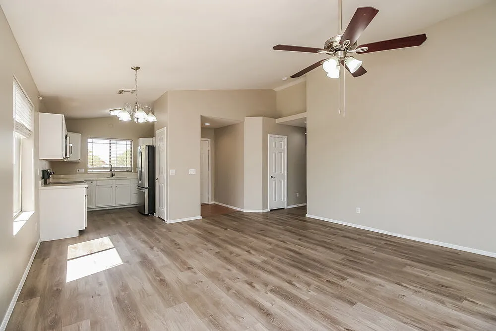 3 bed, 2.0 bath, 1113 sqft, $1,995 — Photo 4