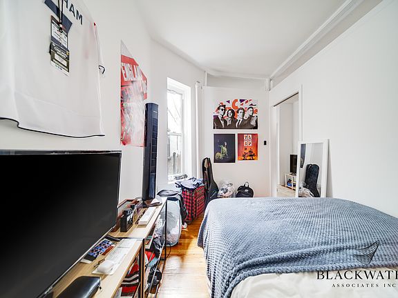 5th image of 344 E 65th St APT 5A