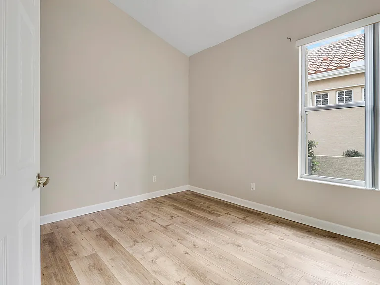 726 SW Aruba Bay — Photo 25