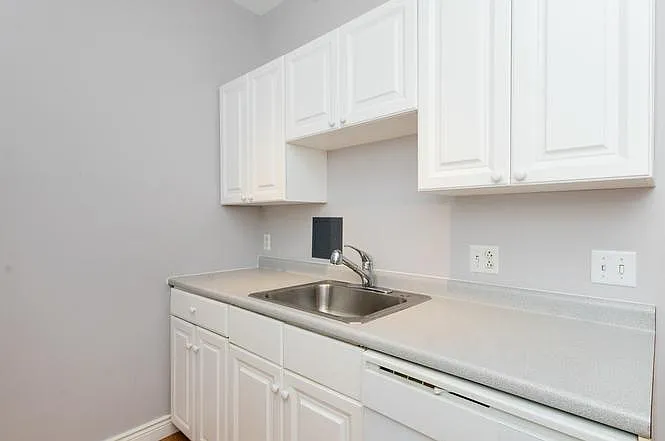 2 bed, 1013 sqft, $4,500 — Photo 4