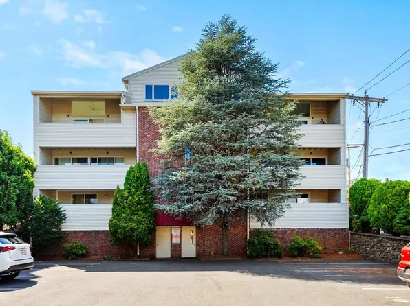 29 Vine St APT 7, Winchester, MA 01890